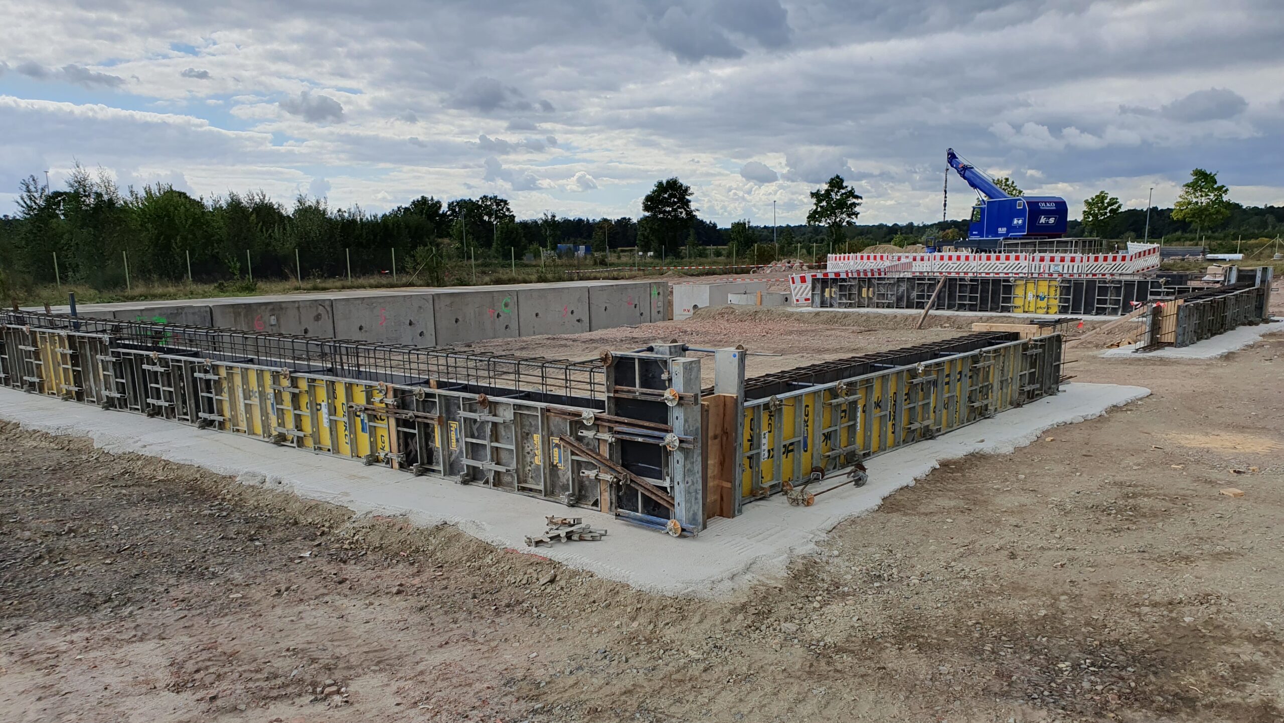 Bau der LKW-Entladeanlage für Salzwässer am Steigerring Ecke Am Förderturm in Wathlingen